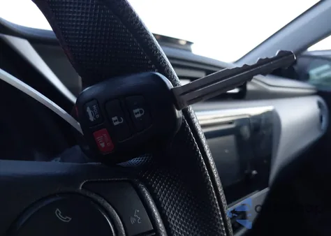 2018 Toyota Corolla Le from USA, damaged, VIN 2T1BURHE9JC094050